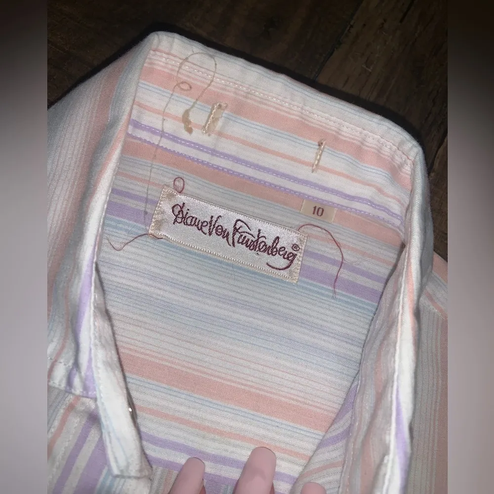 Vintage DVF PEARL SNAP STRIPED BUTTON UP 10 $120 made in Italy - Image 3