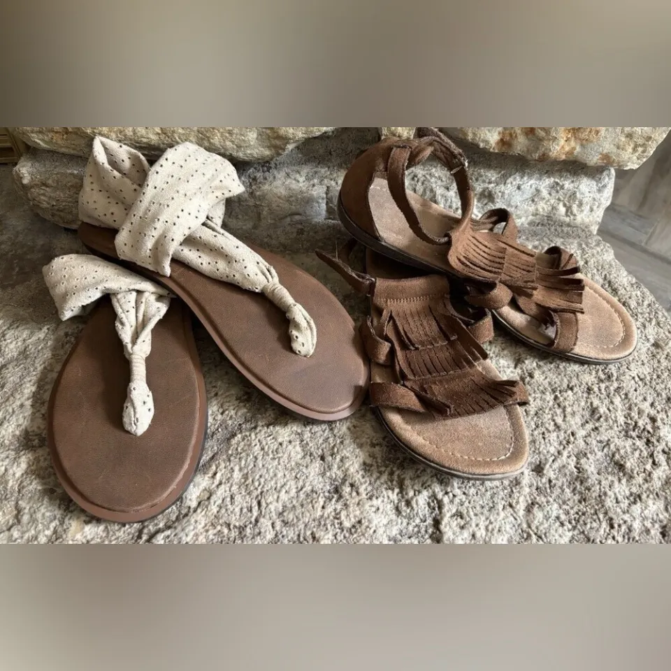 Lot of 3 SANUK Beige Aztec, SANUK Faux Suede, MINNETONKA Faux Suede Fringe Sz 7 - Image 11