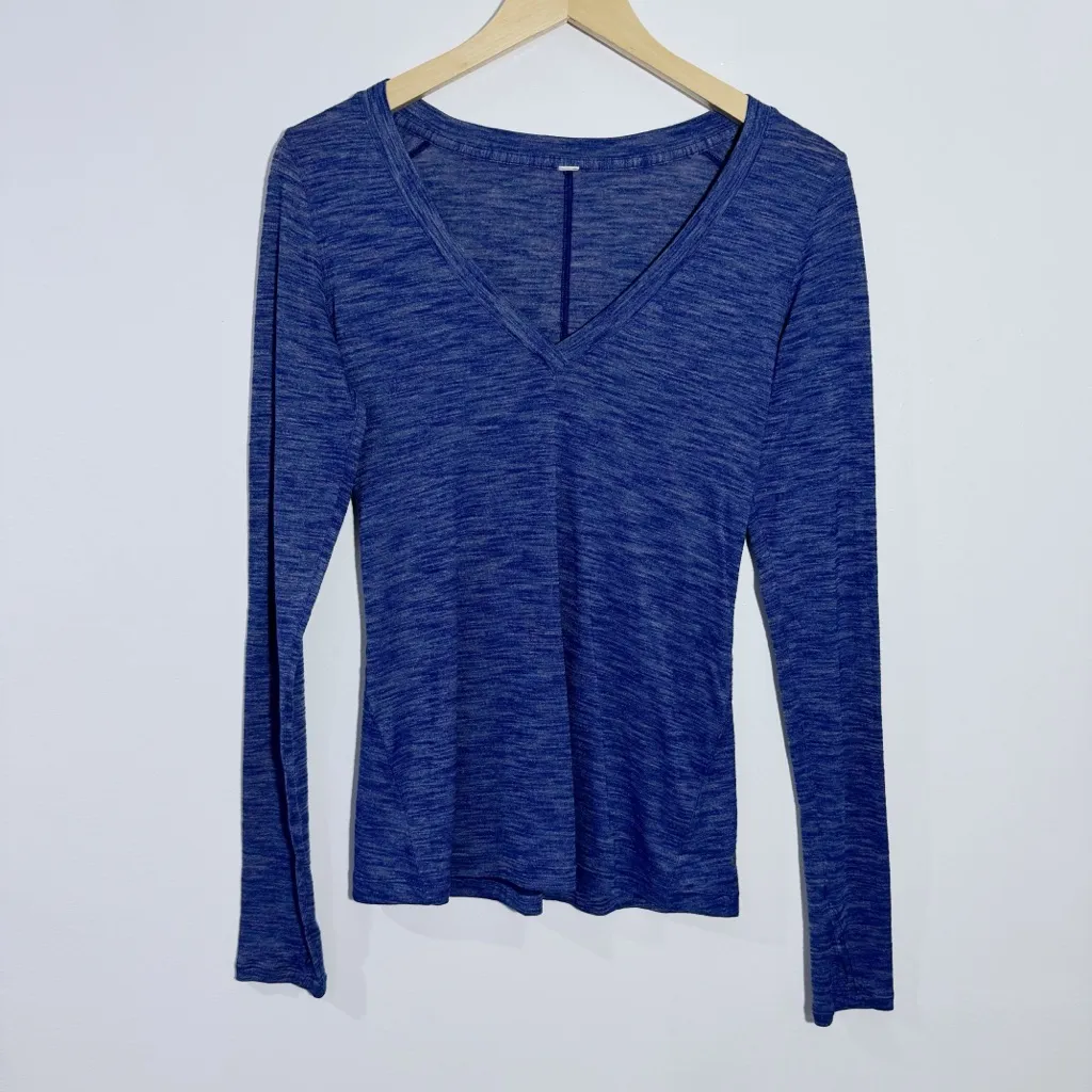 Lululemon V-Neck Long Sleeve Top‎ Size 4 - Image 2
