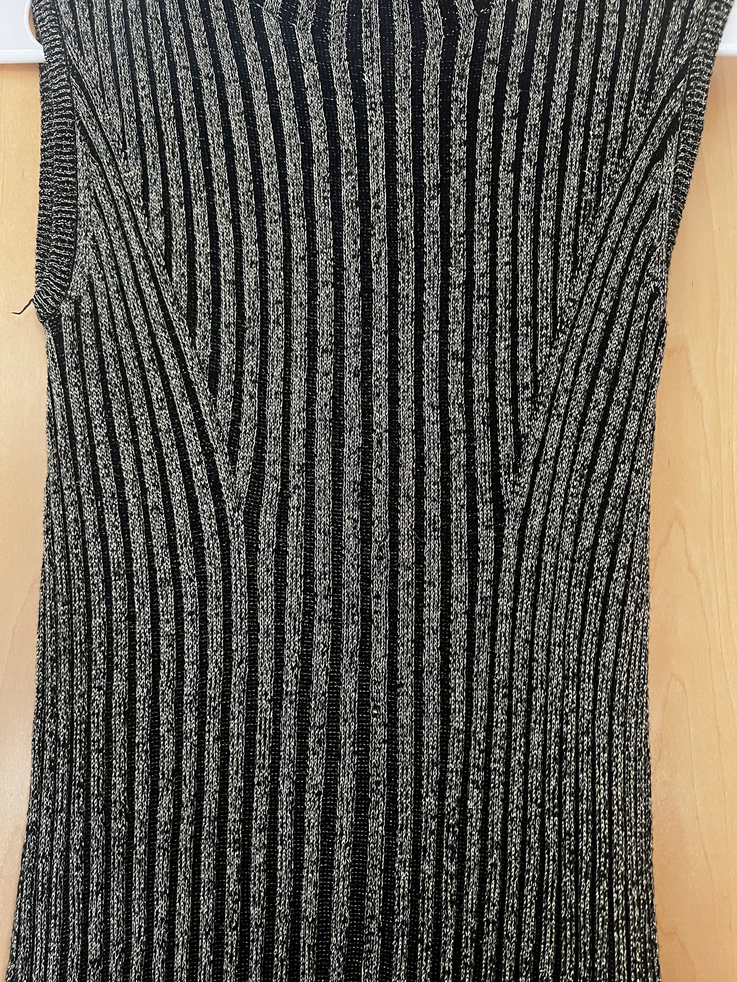 Black/Gold Maxi Dress - Image 4