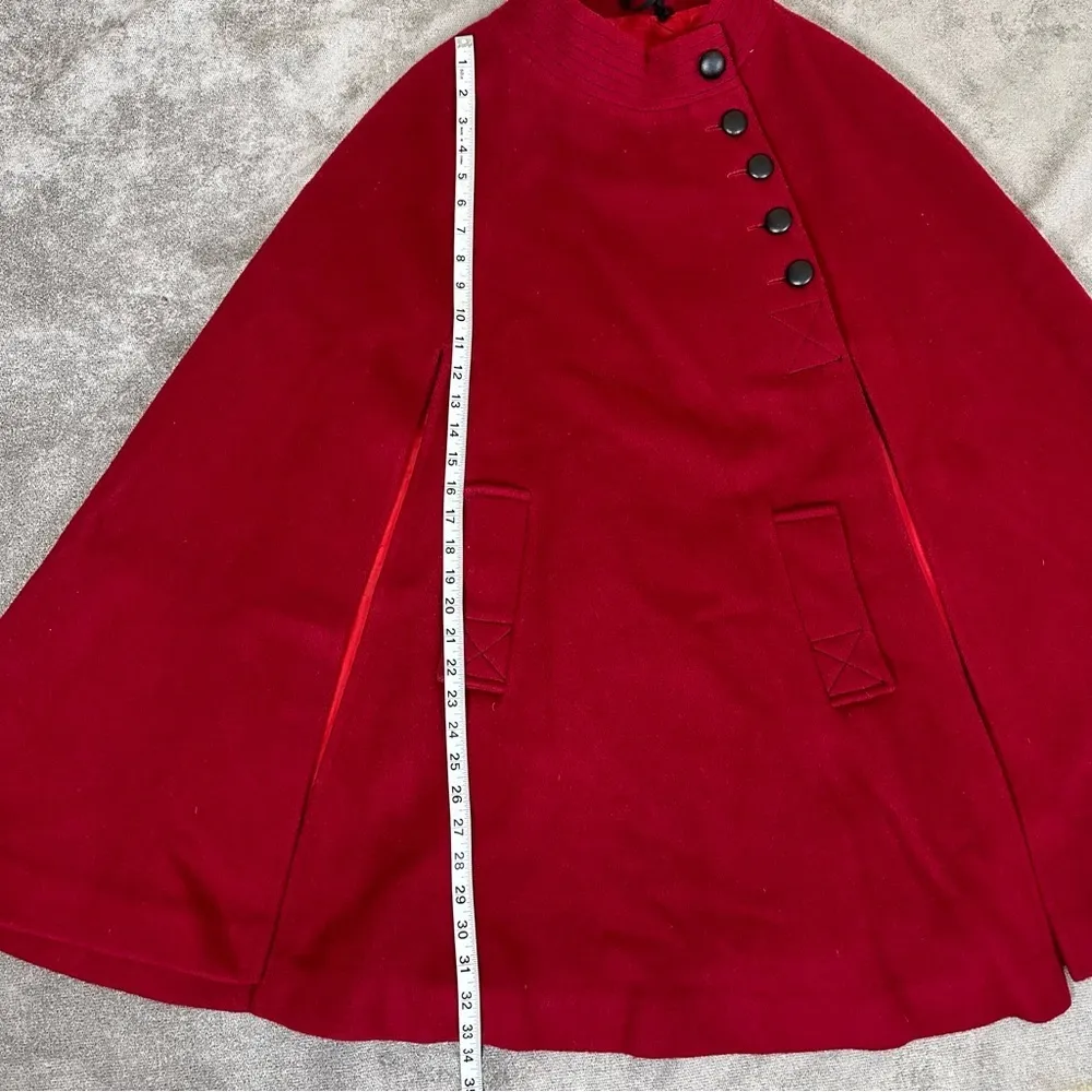 VINTAGE Red Cape Size undefined - Image 8