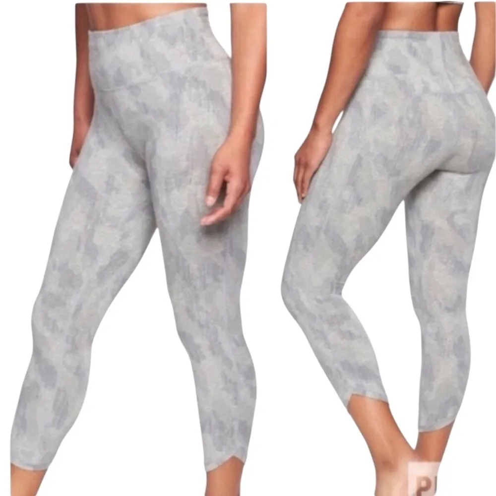 ATHLETA SANDBAR BE PRESENT CAPRI GRAY CAPRI CROPPED TWO PIECE LEGGING SET - Image 3