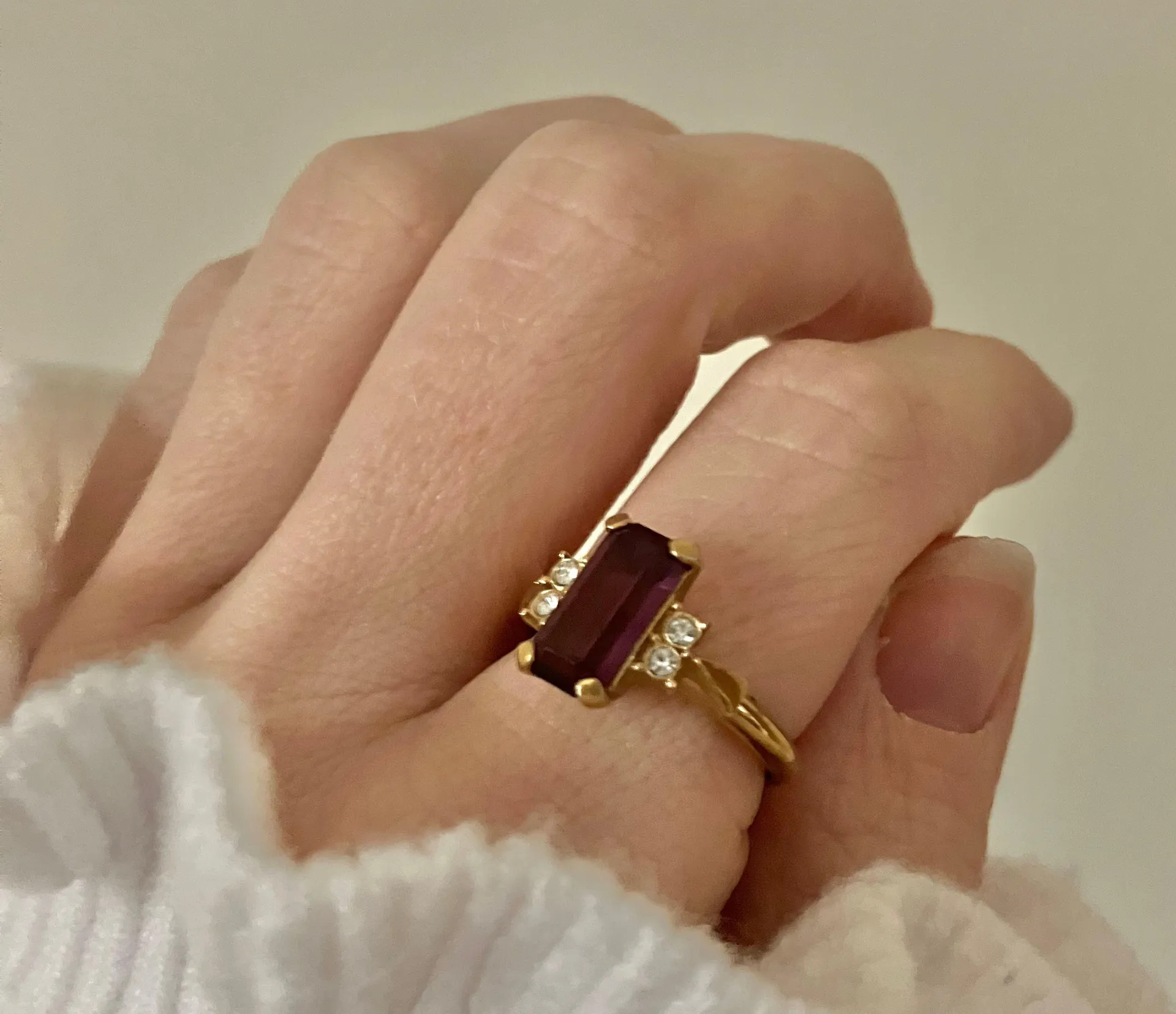Avon Amethyst Emerald Cut Gold Cocktail Ring “Iphigenia” Classic Purple 9.5 - Image 3