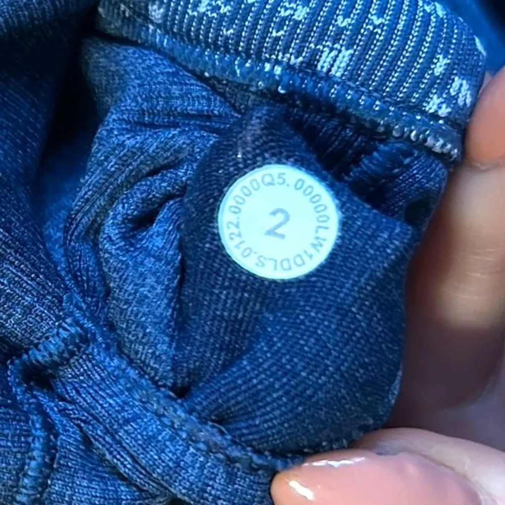 Lululemon Ebb to Street Cropped Racerback Tank Distorted Noise Blue Size 2 - Image 9