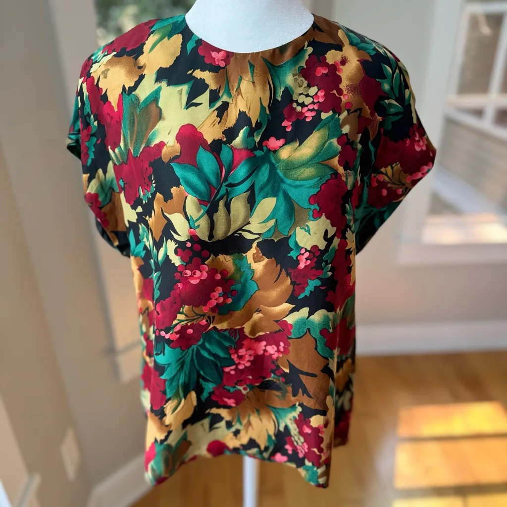 Vintage JH Collectibles Petite Colorful Silk Short Sleeve Shell Blouse Top Sz 8 Red - Image 8
