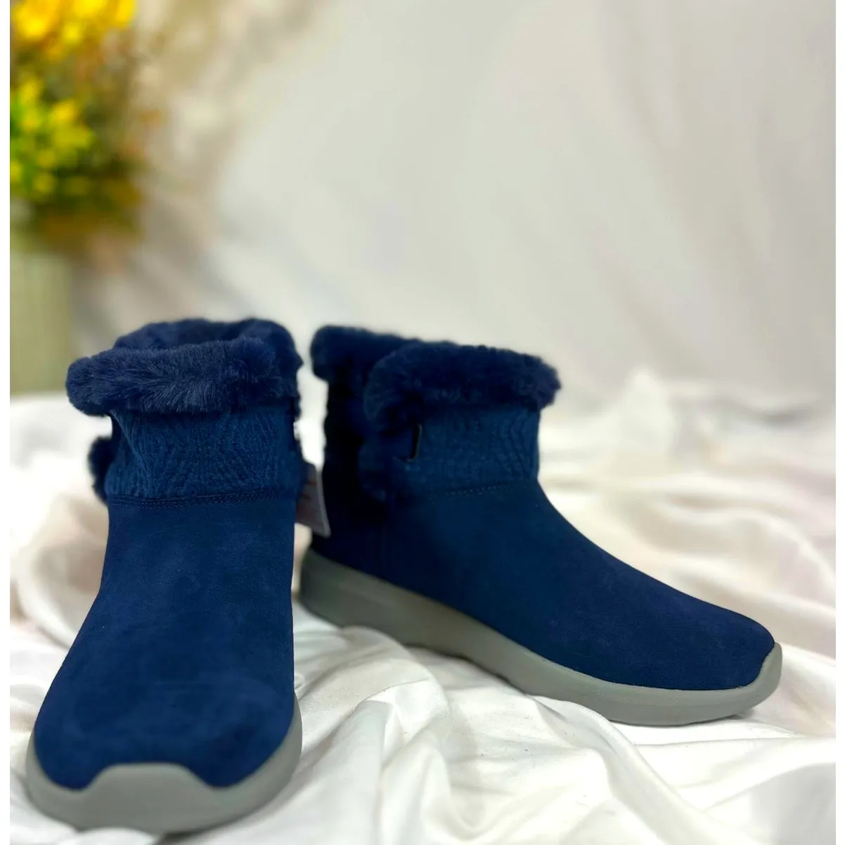 Skechers On-the-GO City Water Repellent Suede Boots Navy 8.5 - Image 2