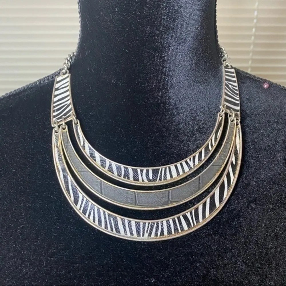 Zebra Striped Statement 3 Layer Bib Necklace Black - Image 2