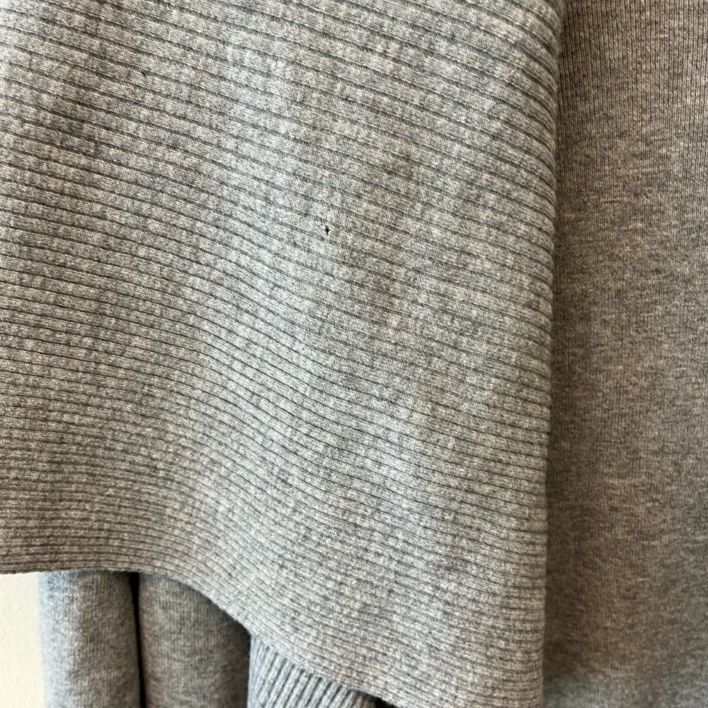 Lafayette 148 New York gray 100% merino wool cardigan - Image 7