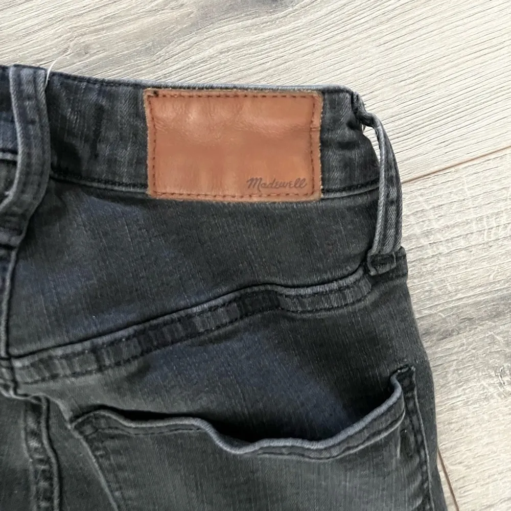 Madewell Petite Curvy High-Rise Skinny Jeans in Black Sea | 25 Petite - Image 8