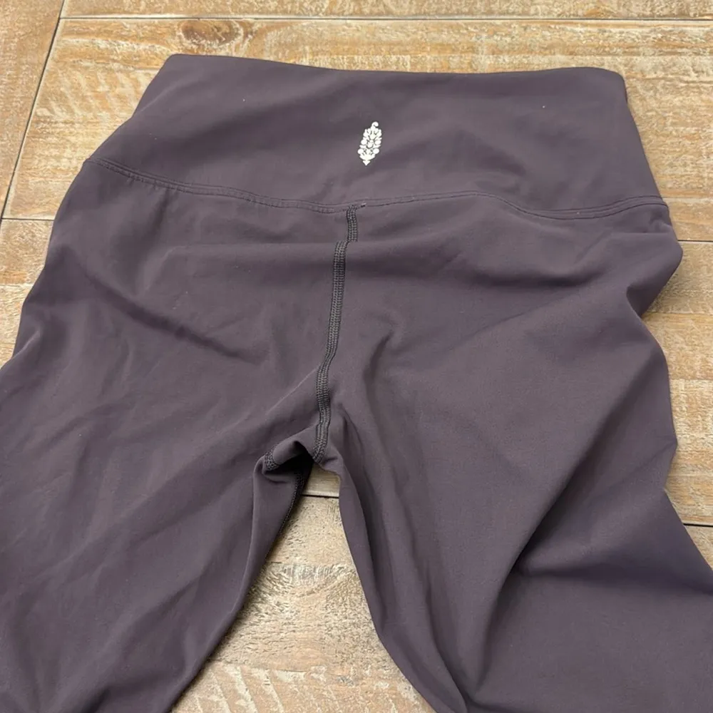 Revolve Movement Freestyle Rise Legging in Dark Purple
FREE PEOPLE - Image 12