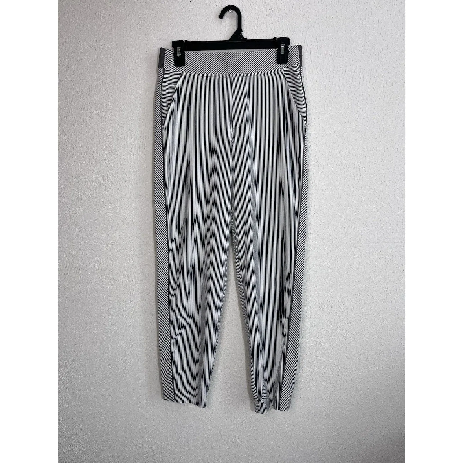 Athleta Striped Brooklyn Textured Ankle Pant Gray & White Women’s Size 6 - Image 4