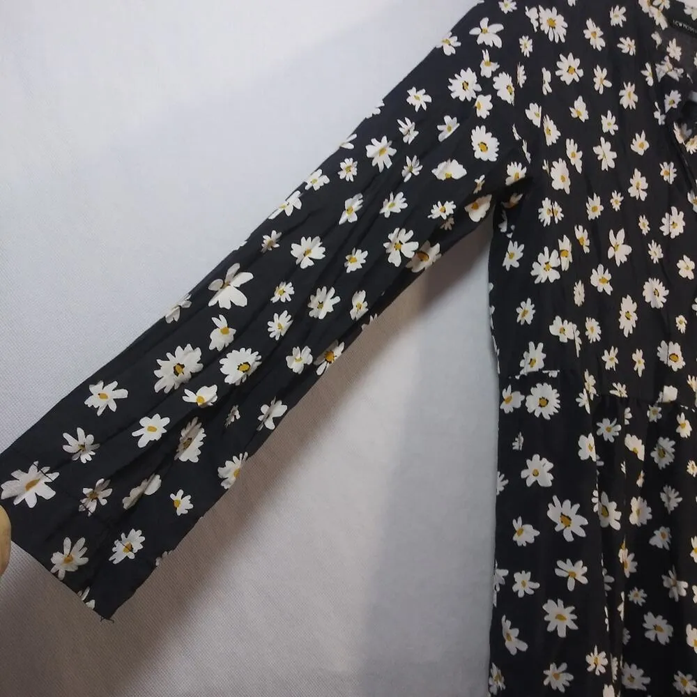 LC Waikiki Modest Daisy Print Button Front Long Sleeve Size L Blue Size L - Image 4