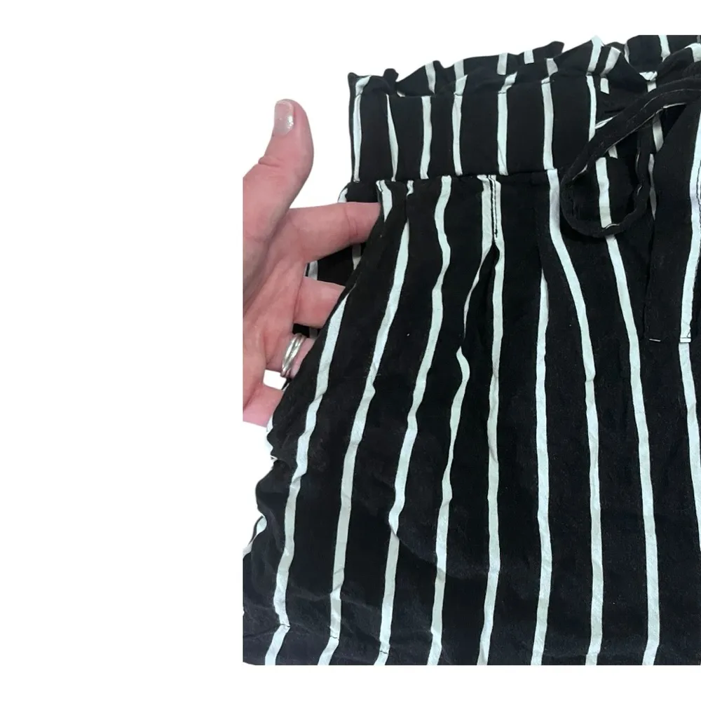 Ambiance Black White Striped Paperbag Shorts Large Mod Boho Chic Indie Vanguard Black - Image 3