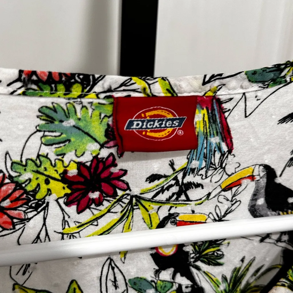 Dickies Xs vintage scrub top - Image 3