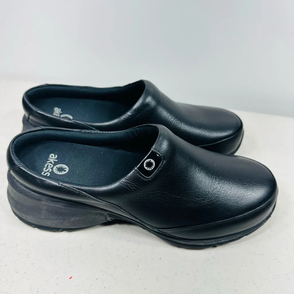 AKESSO nonslip black nursing shoes. W 6,5 Size 7.5 - Image 3