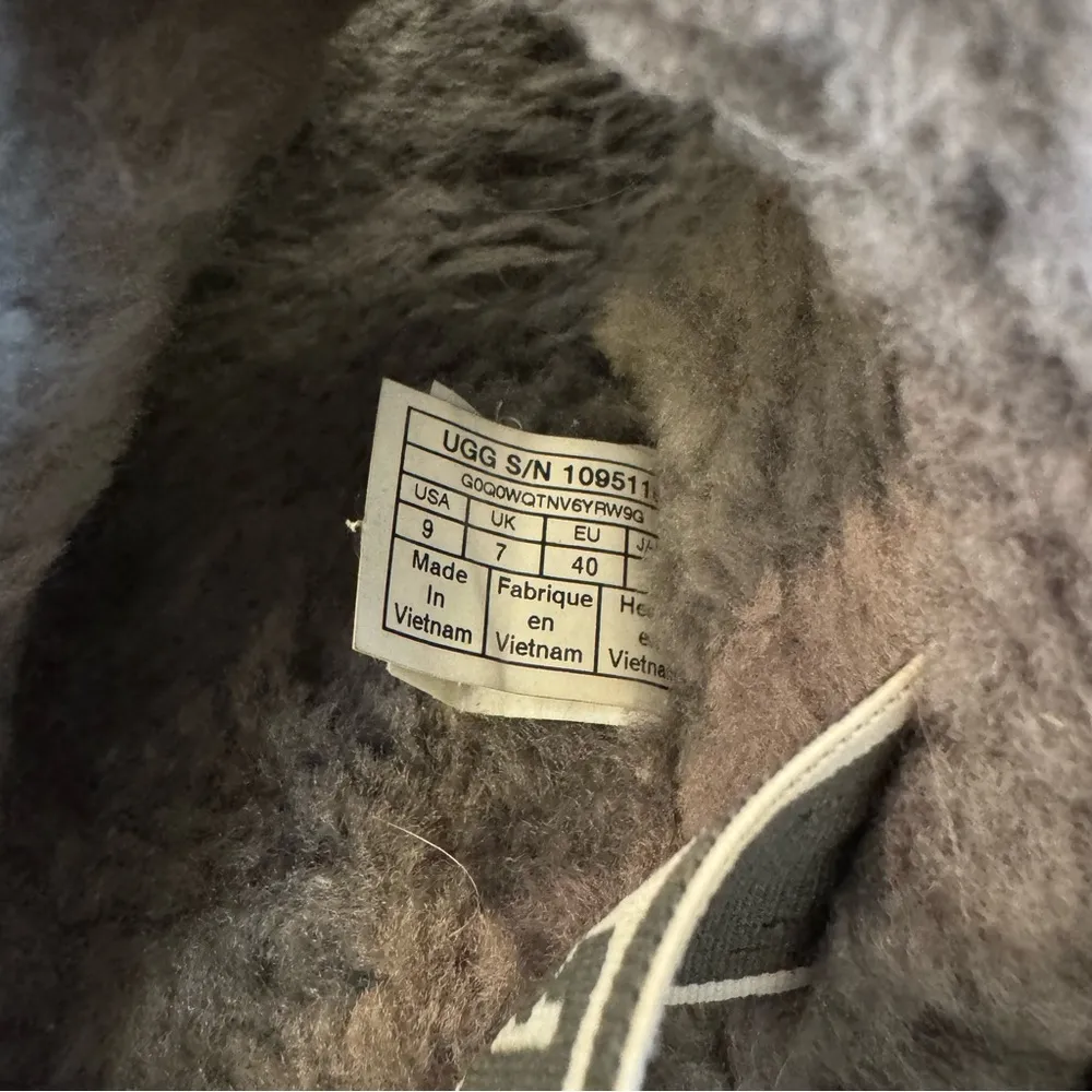 Fluff Yeah Slide Grey Slip on Sandal - Image 9