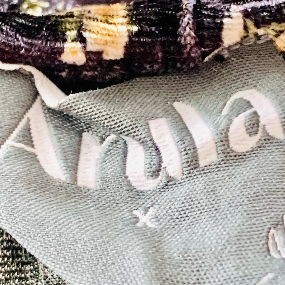 Arula Black & Tan Dainty Floral Velvet Smocked Short Sleeve Tiered Dress. Size XL - Image 10