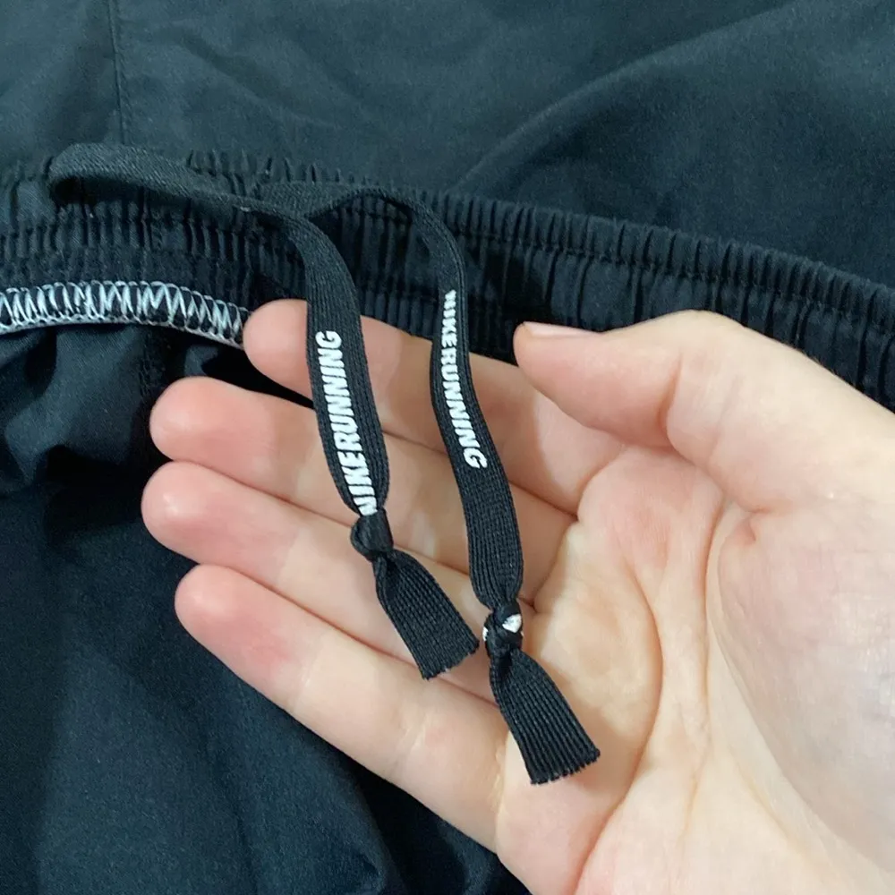 Nike mesh panel running shorts black, red and pale orange - Image 6