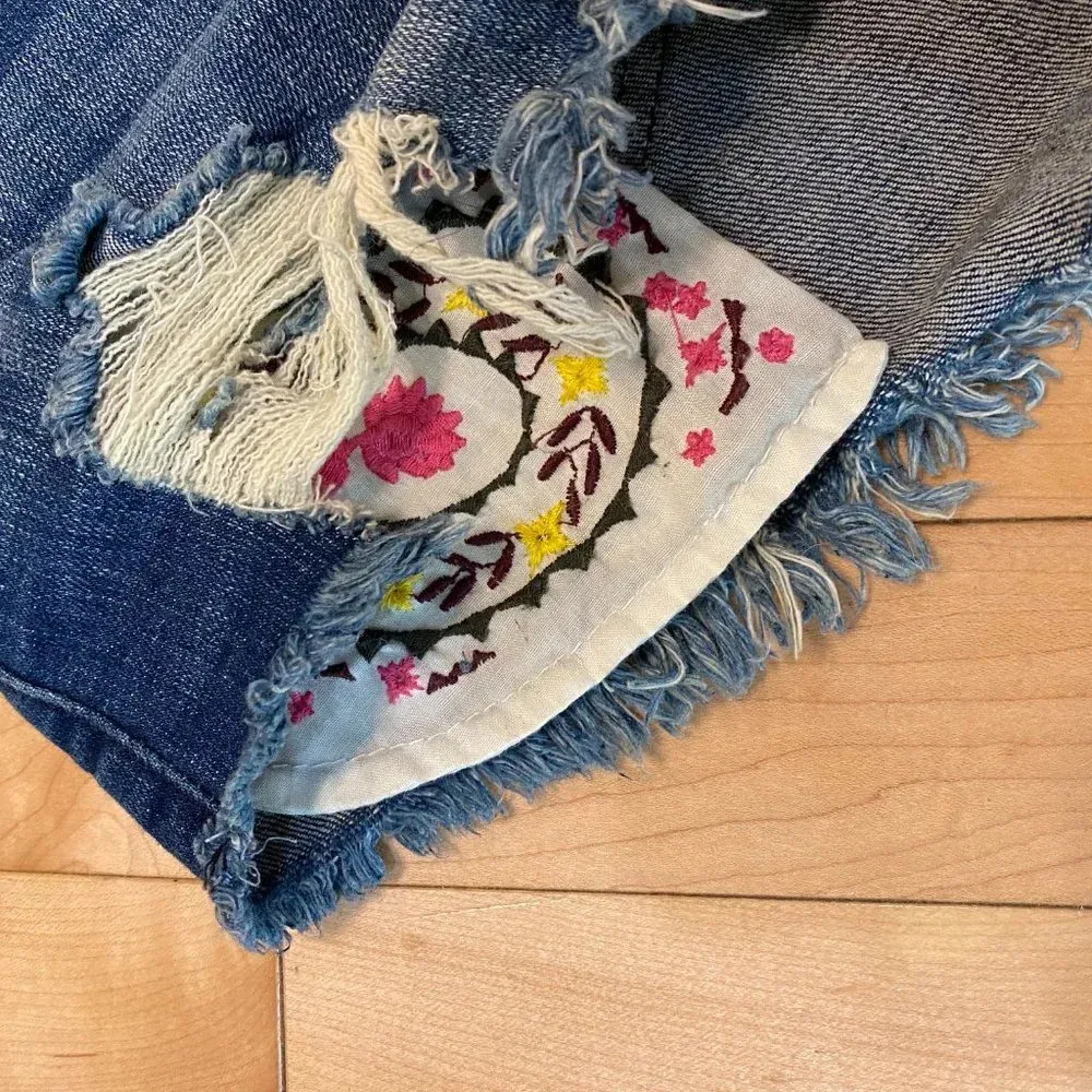 HARPER Embroidered Cut Off Distressed Denim Shorts - 25 - Image 2