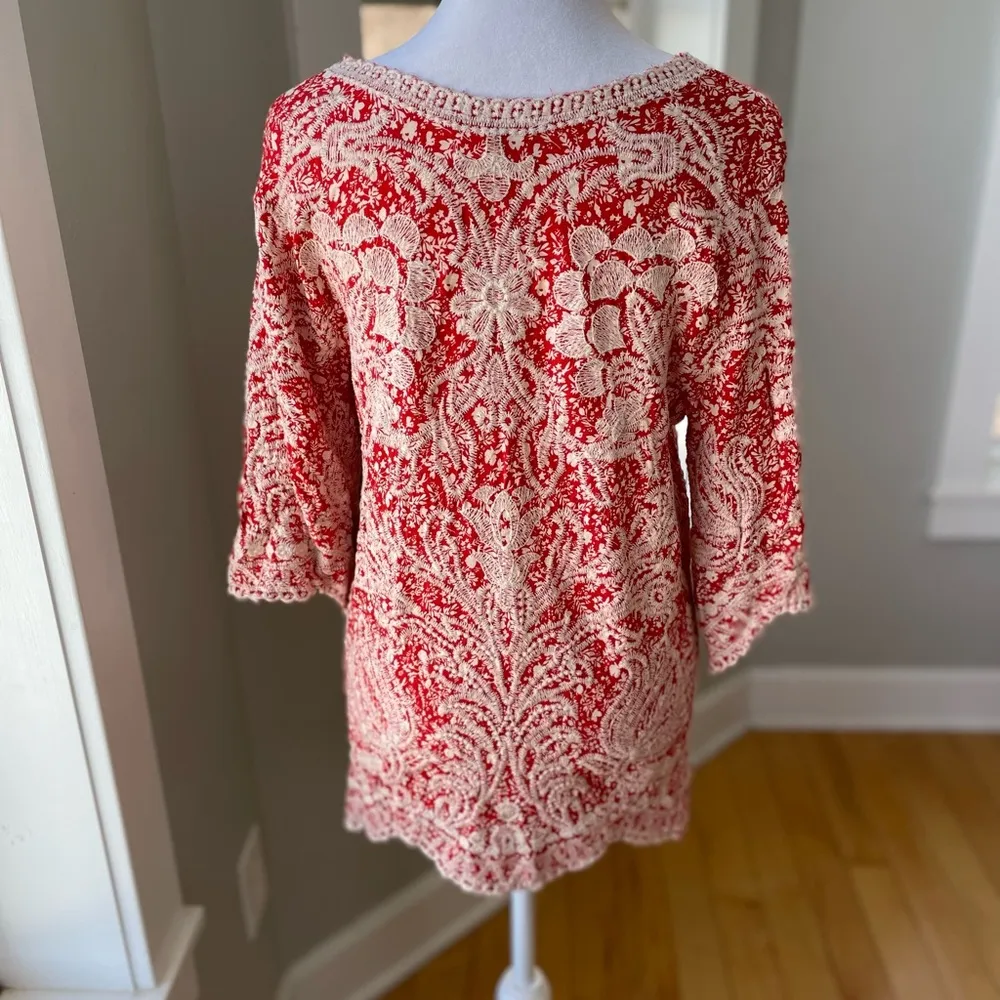 Solitaire Red Ivory Embroidered Elbow Sleeve Blouse Size Large - Image 3