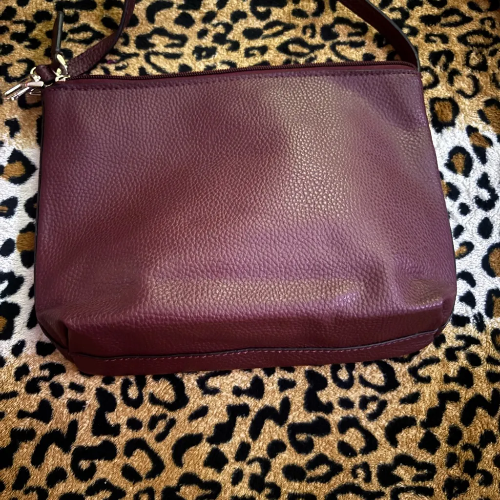 Guess Women's Burgundy Shoulder Bag - Image 6