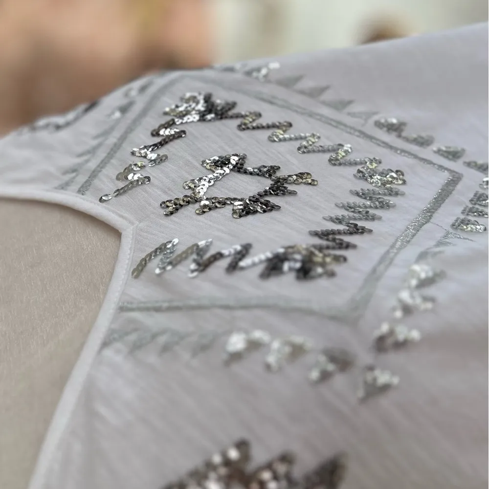 Express White Silver Sequin Embroidered Tank Top S - Image 9