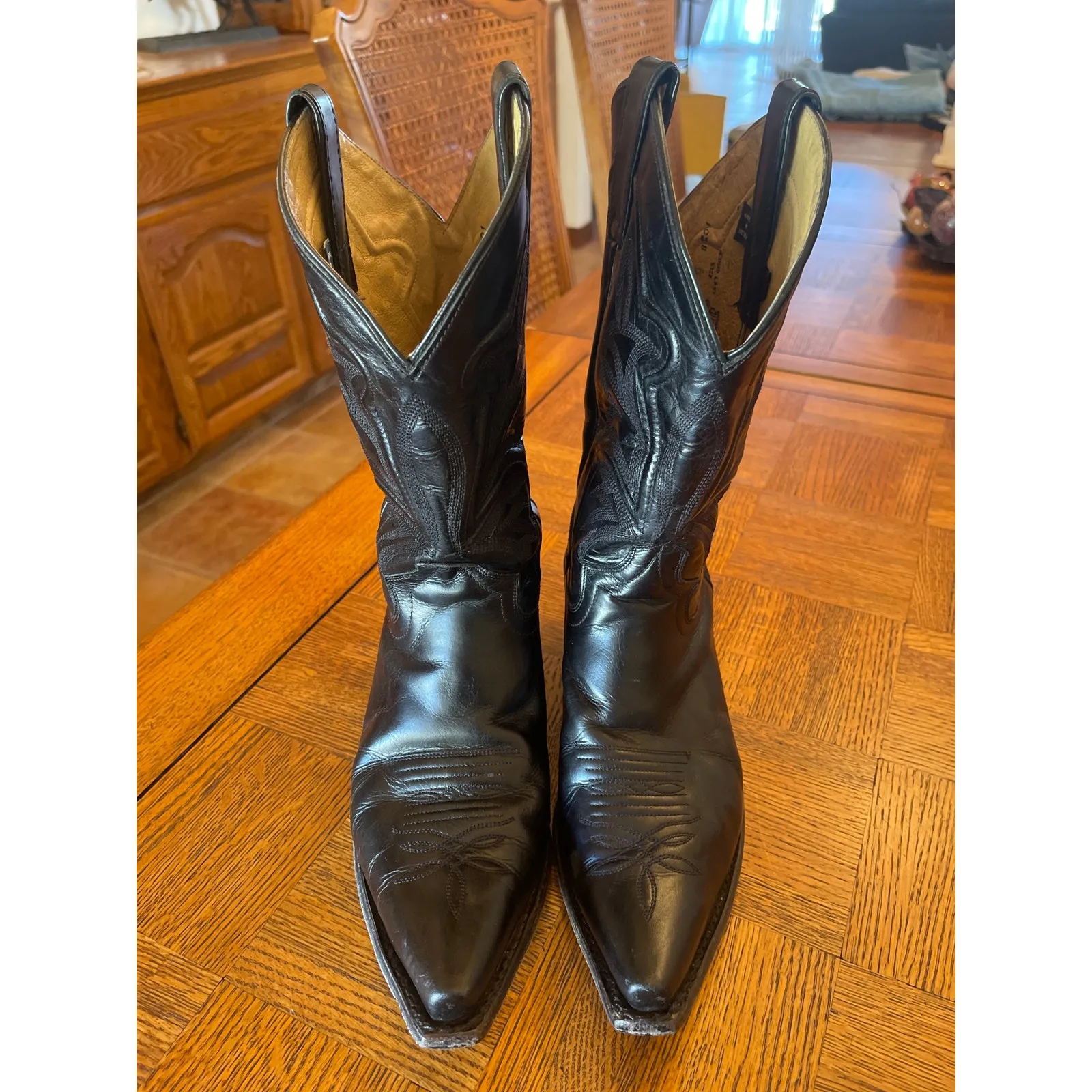 Justin Snip ties women’s cowboy boots size 10 - Image 2