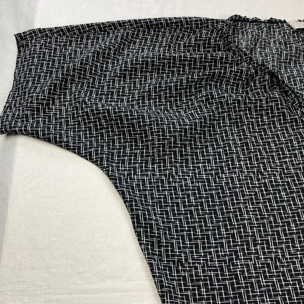 LOFT Black and White Pattern Blouse S Oversized - Image 5