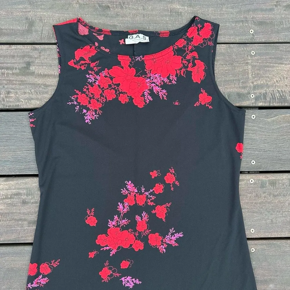 Vintage Stretchy Black GAS Red Floral Print Maxi Dress w/ Slits Tank Scoop Neck - Image 2