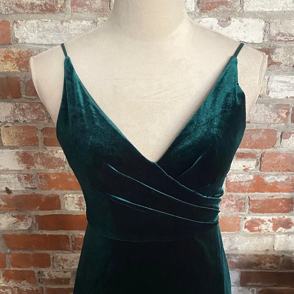Jenny Yoo Jolie Green Velvet Dress with Slit Size 00 - Image 4