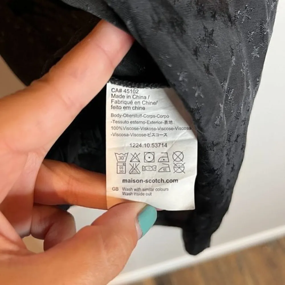 Scotch & Soda 🌺 Maison Scotch Createurs de Vetements black star textured blouse - Image 6