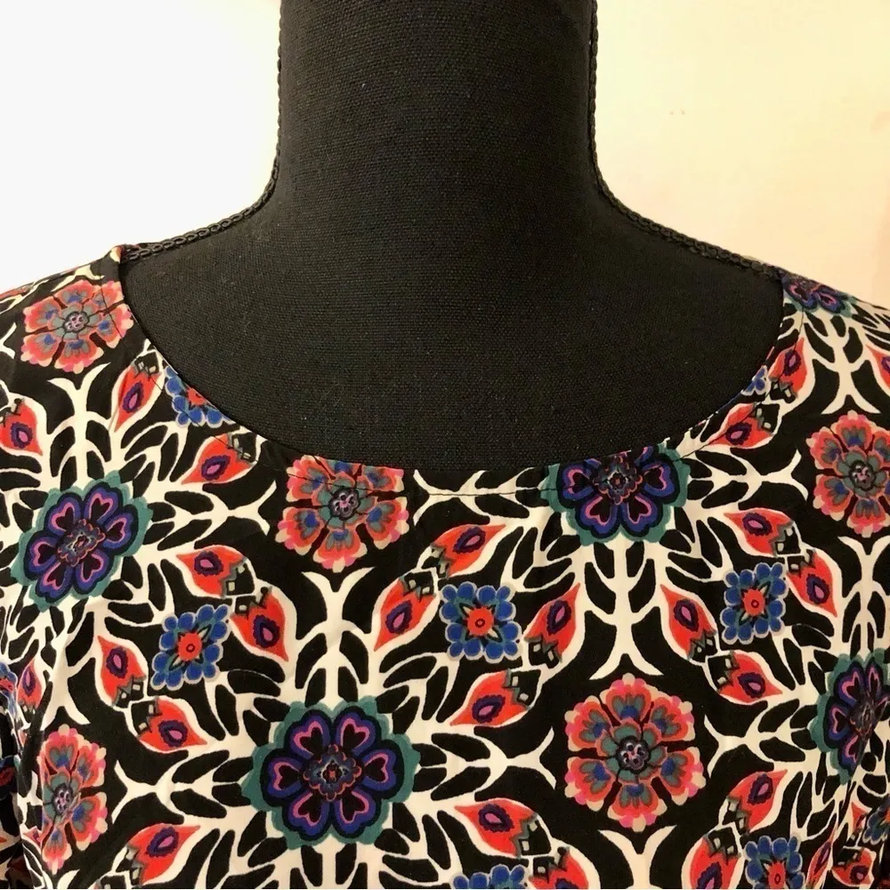 Old Navy Printed Shirred Back Shift Dress Size Med - Image 5