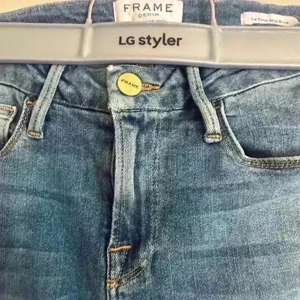 Frame Denim Le Crop Mini Bootcut Raw Hem Jeans Size 26 Blue jeans detail on leg - Image 2