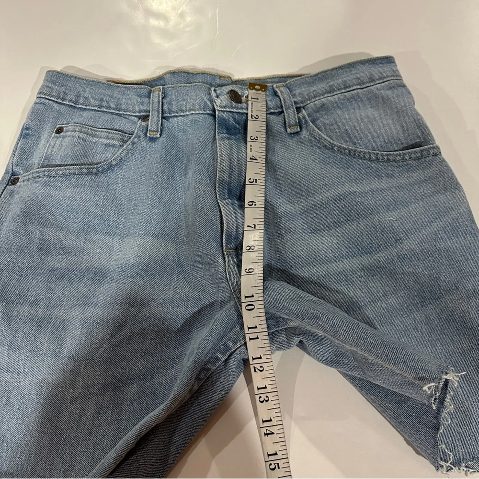 Wrangler Light Wash Cut Off‎ Raw Hem High Rise Denim Shorts Size 31 x 30 - Image 6