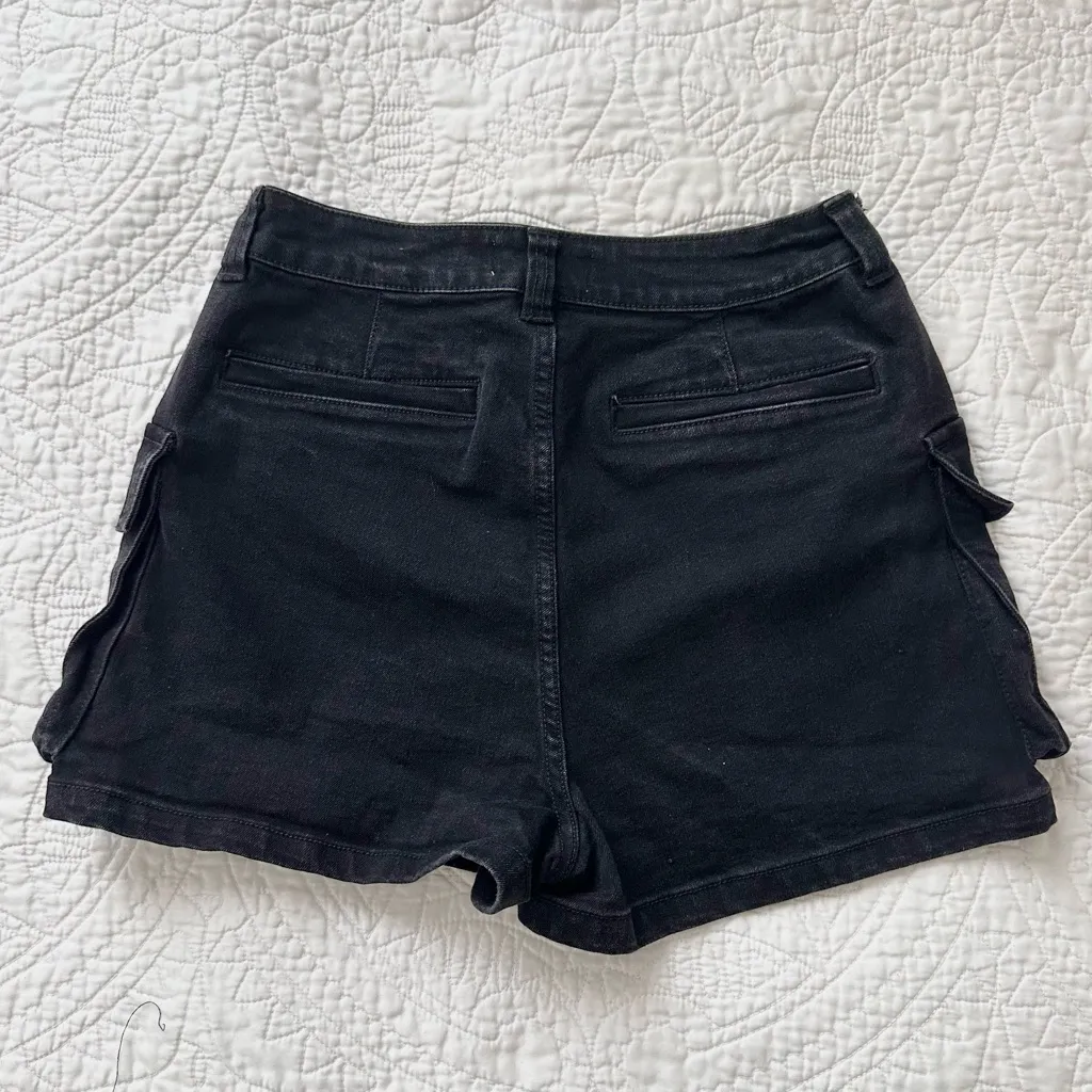 Love Tree Black Denim Cargo Shorts – Size Small - Image 2