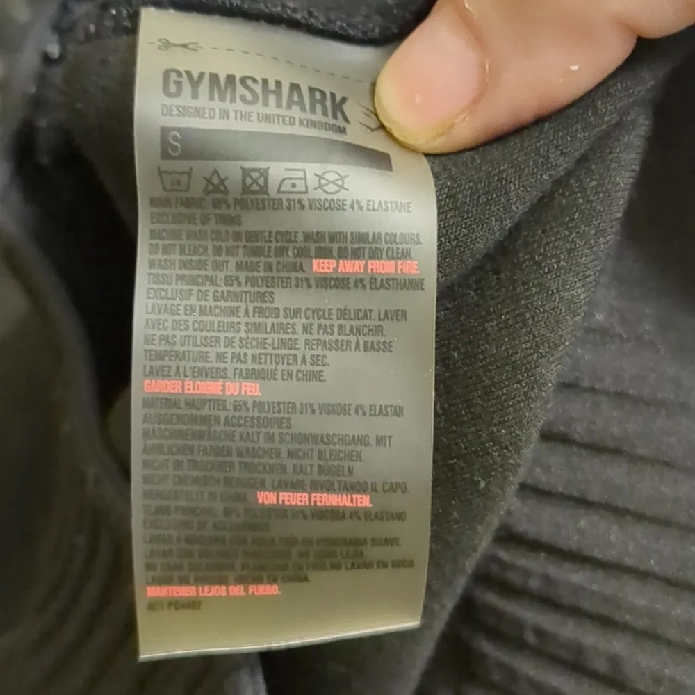 Gymshark black ruched crop joggers size small - Image 6