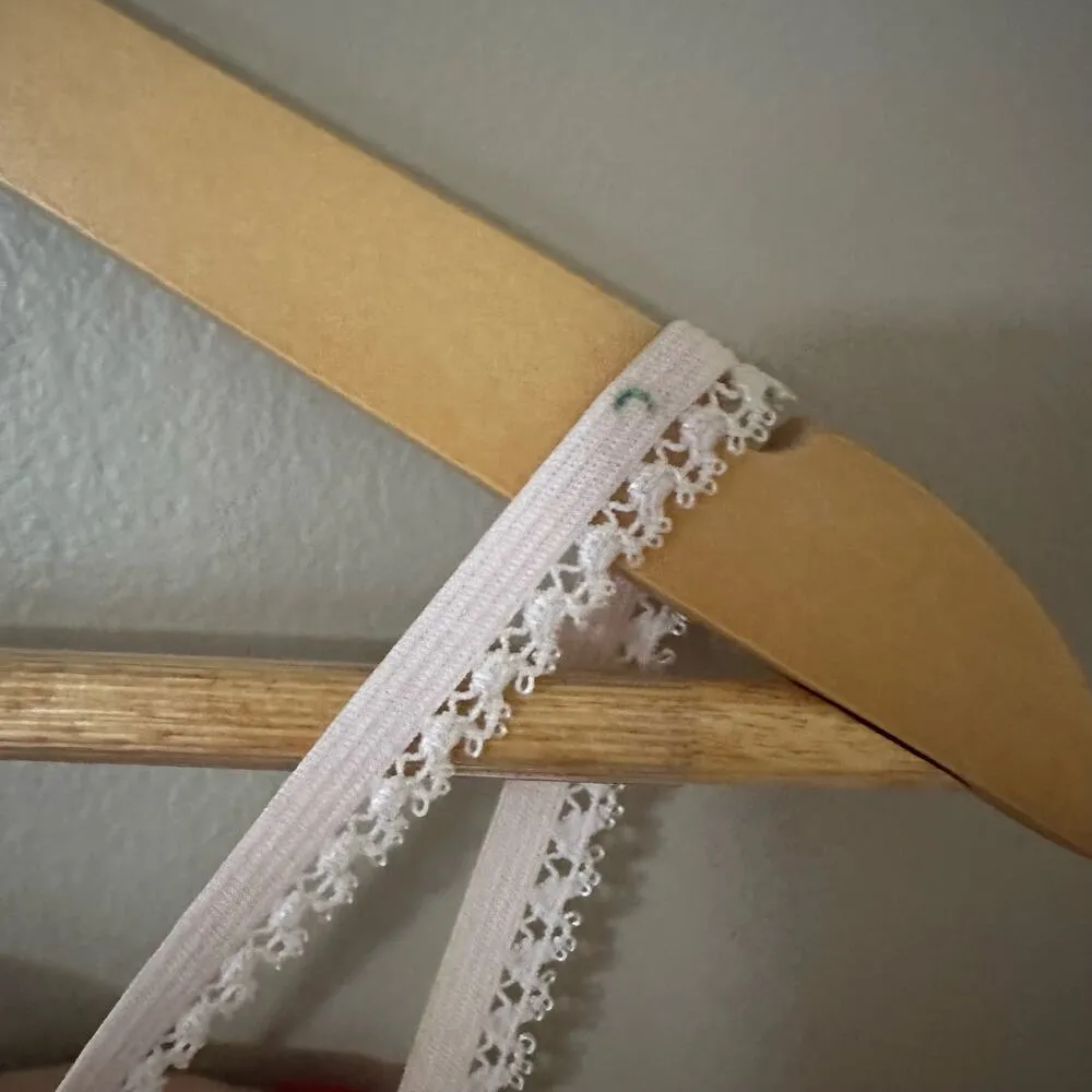 Anthropologie Love Tanjane Dusty Purple Lace Crop Tank Top Cami Size Small - Image 2