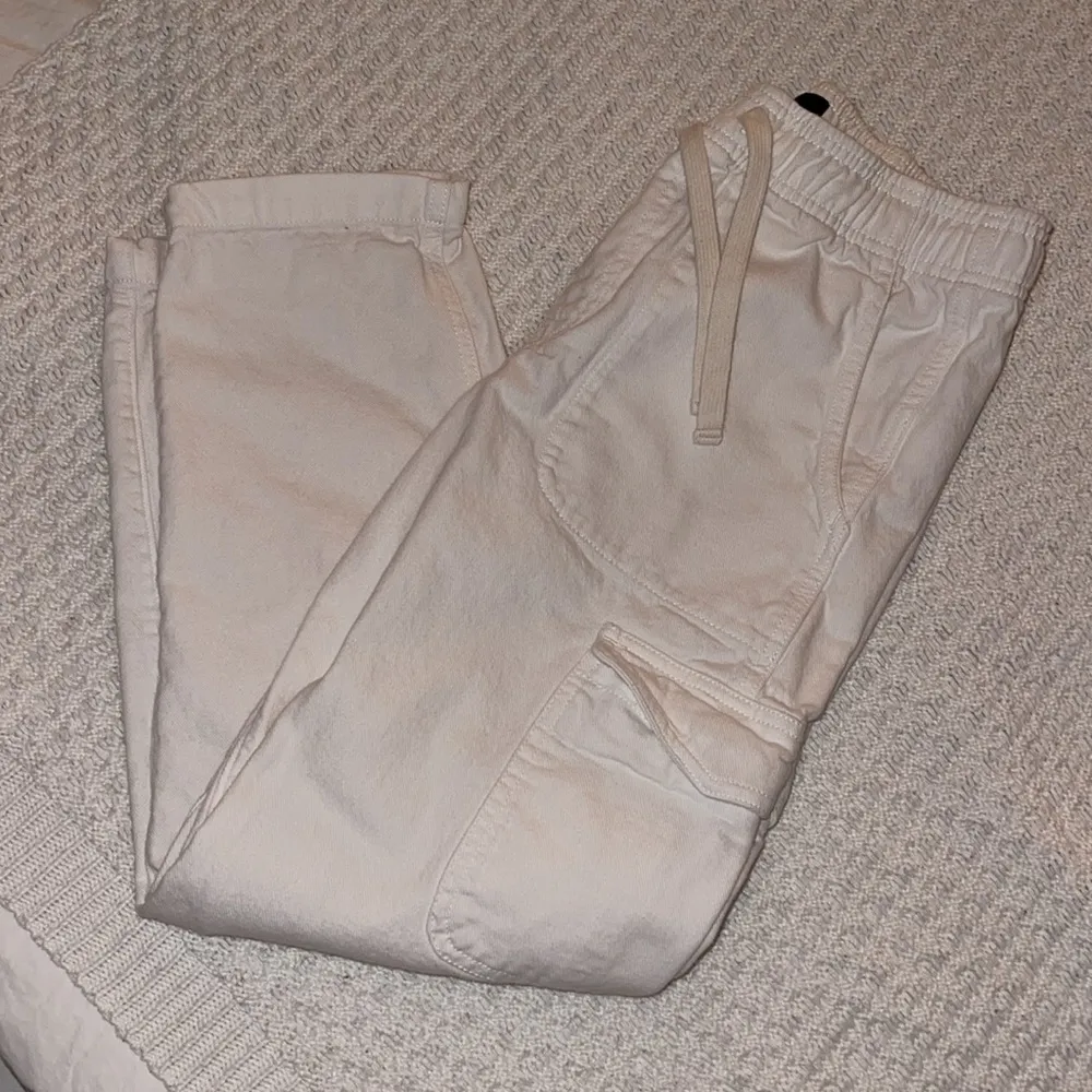 GAP‎ White Denim Cargo Pants - Image 2
