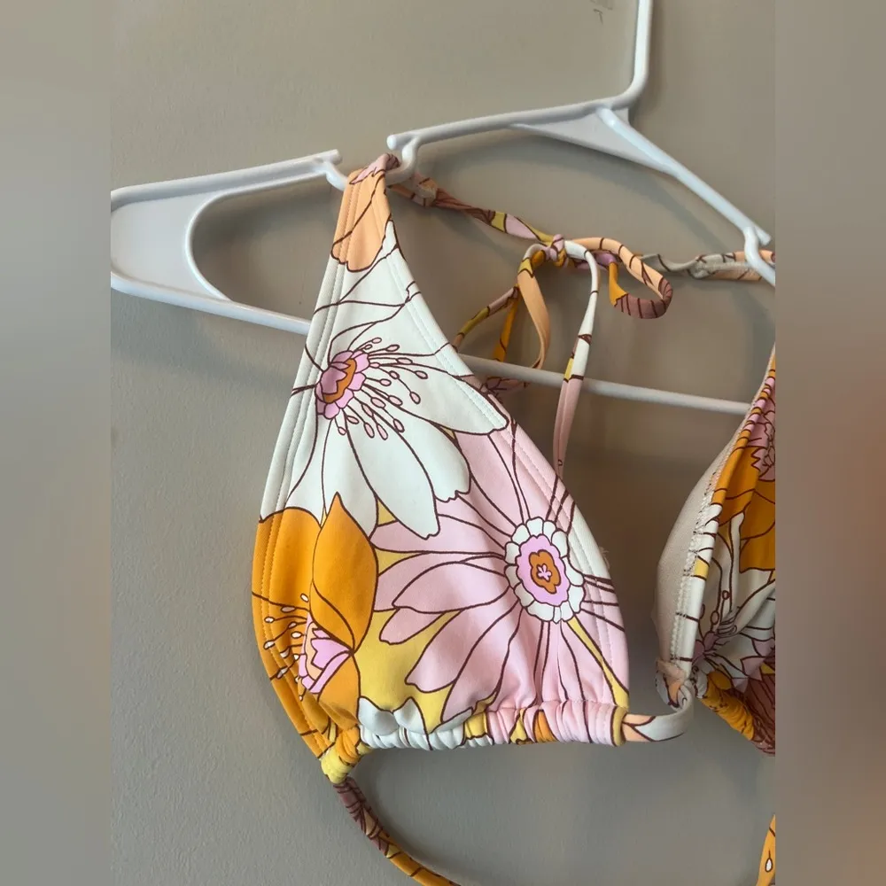 FINAL PRICE Gianni Bini Floral Swimsuit Top - Image 3