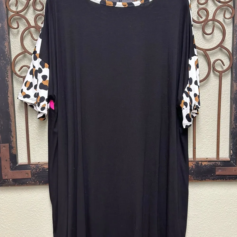 Heimish USA short sleeve leopard color block top Size 2X - Image 6