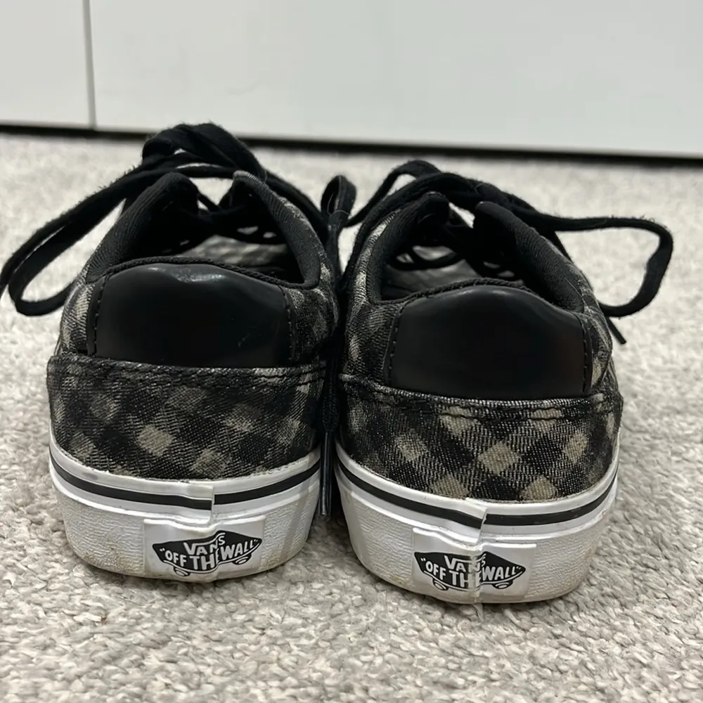 Vans Size 7.5 Black, White Buffalo Plaid Skate Shoes Sneakers - Image 5