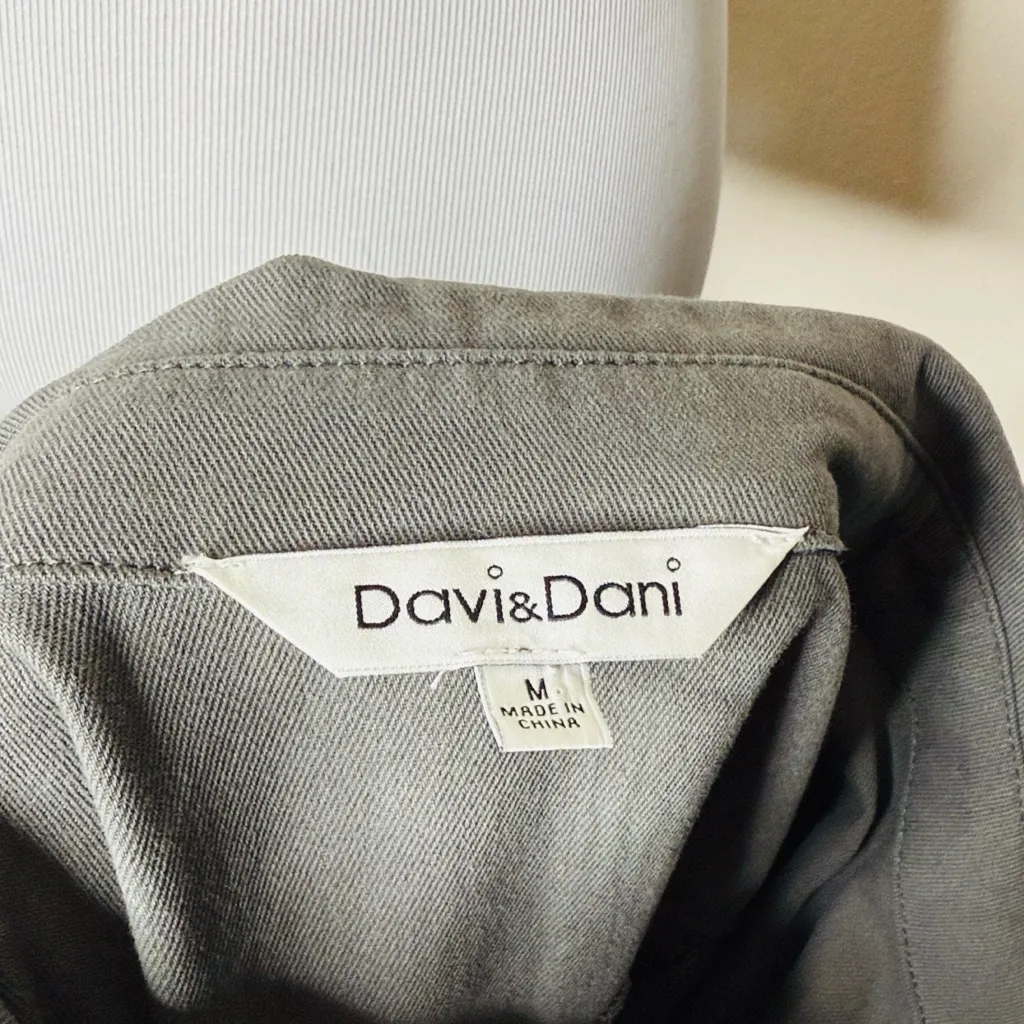 Davi & Dani  Gray Sequin Leopard Skull Print Shacket - Image 5