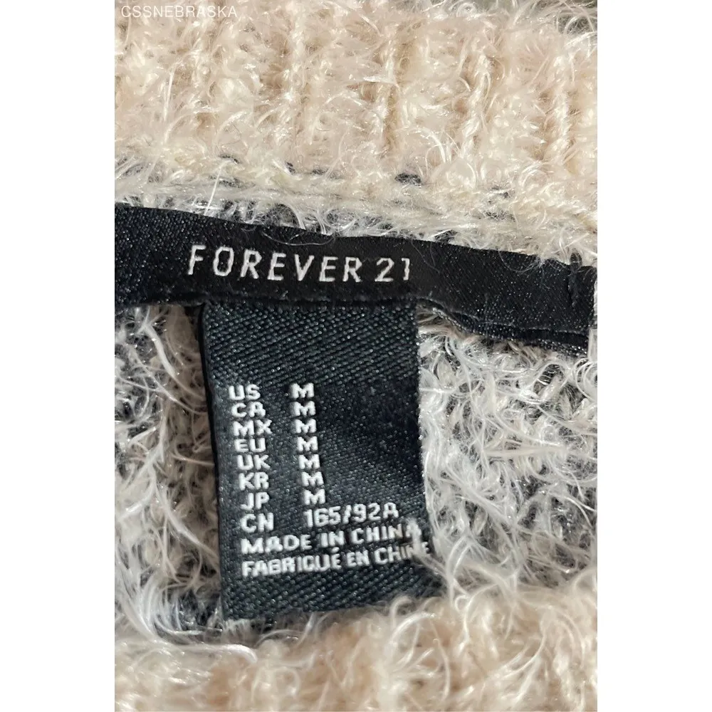 Forever 21 White Black Women's Leopard Fuzzy Sweater - Size Medium‎ - Image 4