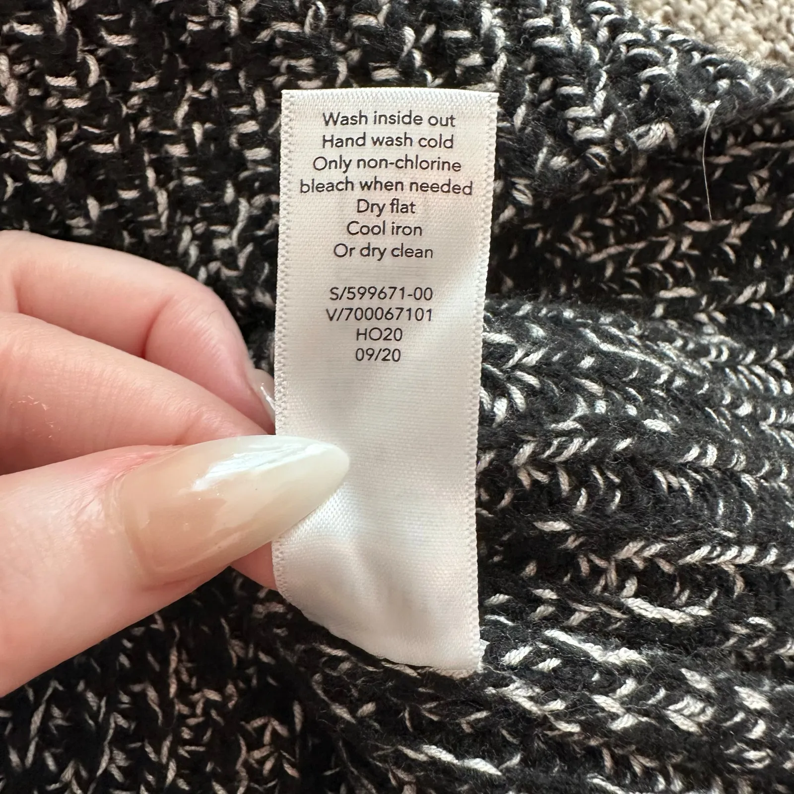 Athleta Sierra black & white knit long sleeve crewneck sweater size XS - Image 10