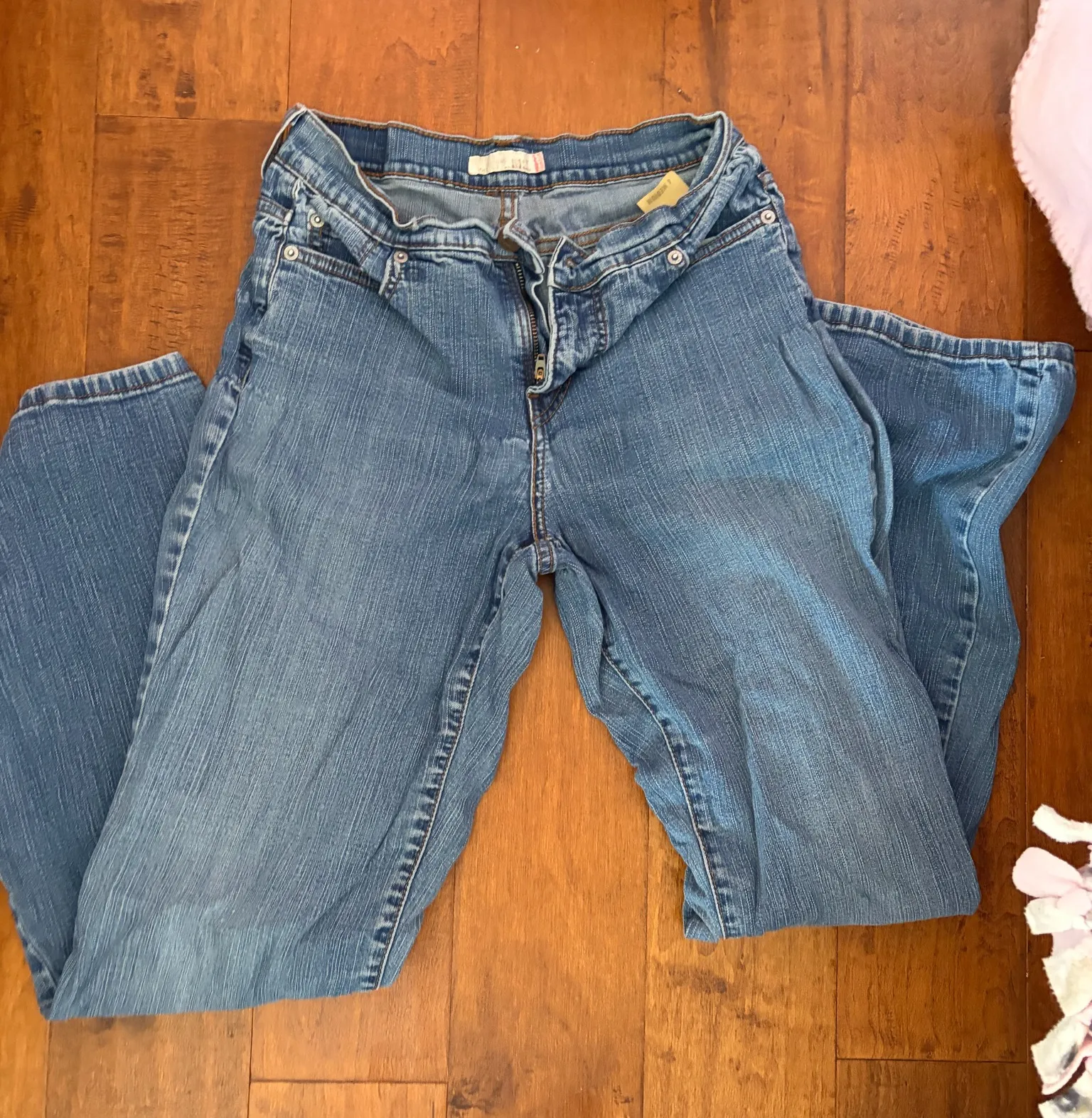 Vintage Low-Rise Bootcut Levi’s - Image 1