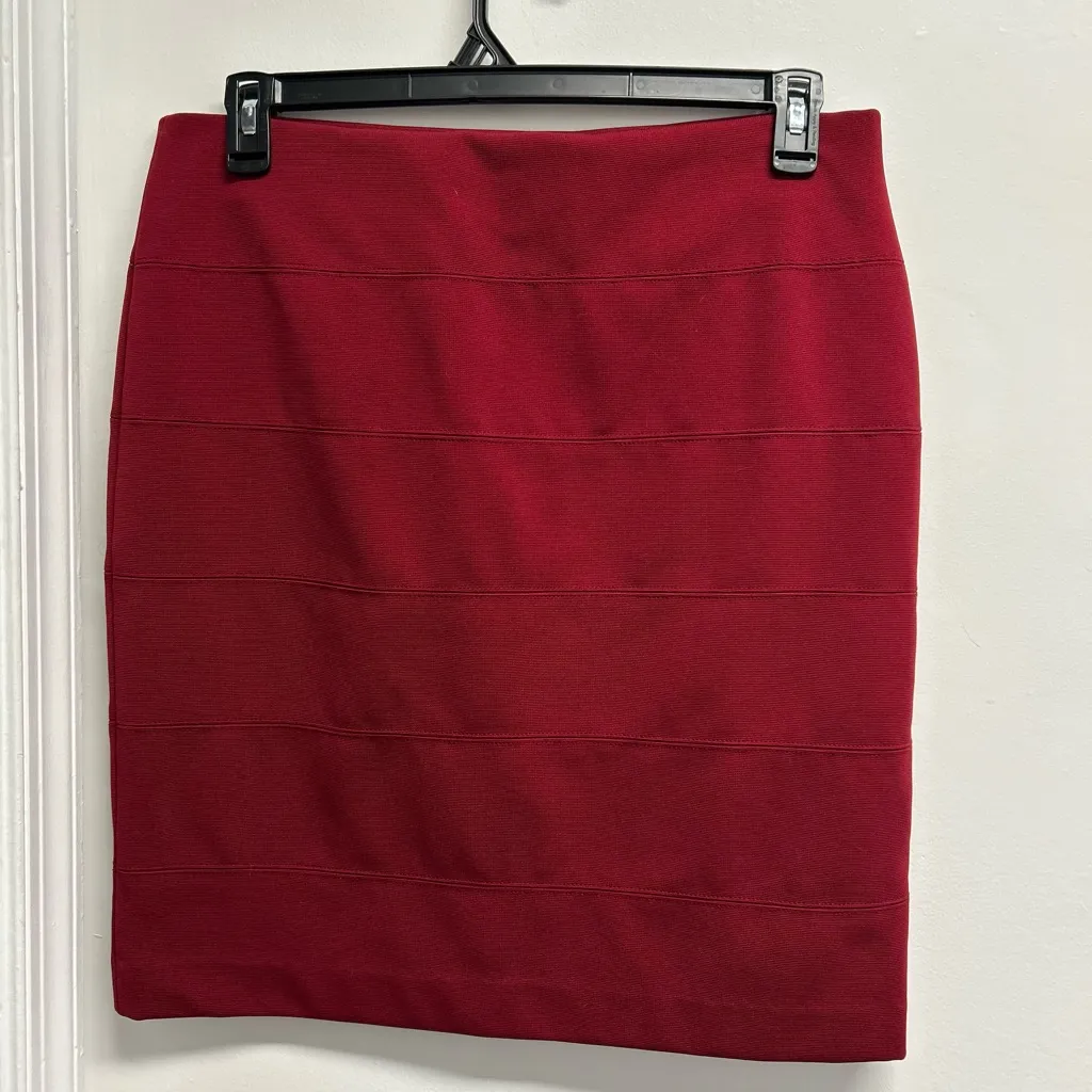 Elegant Red Women's Skirt - Image 3