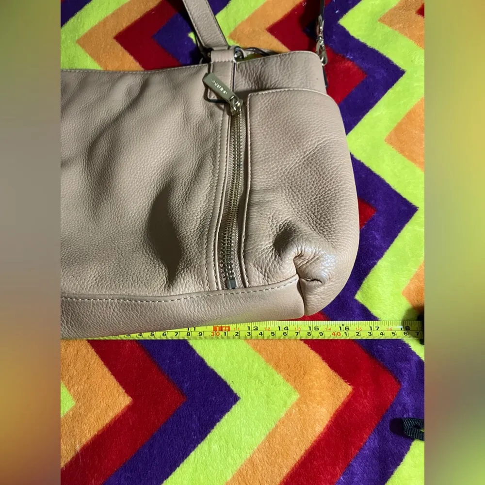 Tan Michael Kors leather tote purse GREAT CONDITON - Image 5