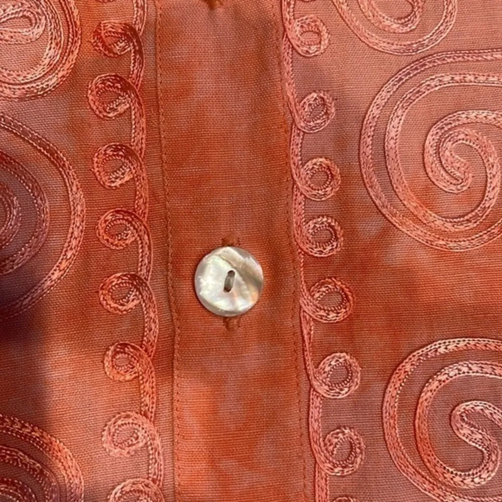 Damon’s and Drapers ornate stitching rayon blend button down - Image 4