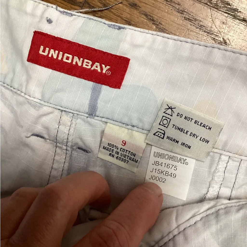 Unionbay Y2K. Light camo cropped pants. Size 9 - Image 9