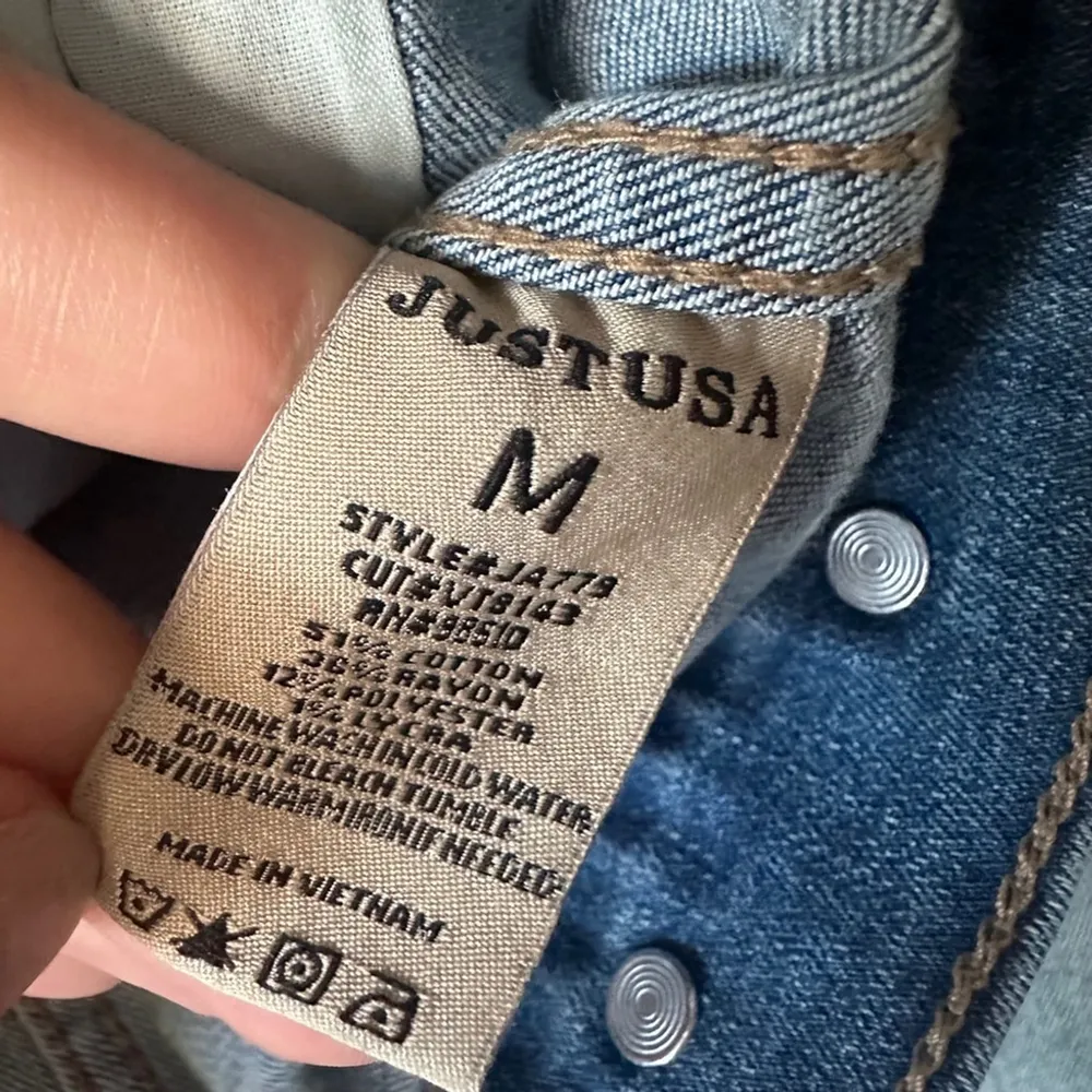 JUSTUSA Classic Denim Jacket Medium Wash Blue Size M - Image 7